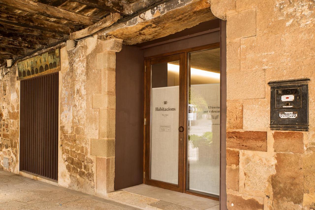 Habitacions Plaça Major Santa Pau Exterior foto